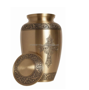 Urna de cenizas humanas de cremación para adultos de latón grabada personalizada para almacenamiento conmemorativo personalizado con acabado único hecho a mano - Product Image 4