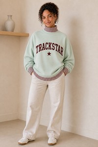 เสื้อสเวตเชิ้ตคอเต่าสีมิ้นท์อ่อนสำหรับผู้หญิง แต่งขอบลายตารางสีแดงเบอร์กันดี พร้อมตัวอักษร Varsity และดาว Trackstar แบบสั่งทำพิเศษ ป้ายยี่ห้อส่วนตัว - Product Image 1
