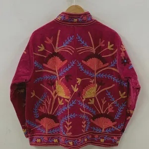 Manteau d'hiver bohème fait main, veste en velours brodée de fleurs Suzani, coupe-vent, tricoté, en coton, broderie florale Suzani - Product Image 2