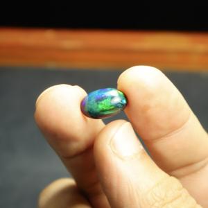 Ópalo Negro Fuego Azul Welo Natural de 3.70 Quilates, Cabujón Ovalado Pulido de 15x9 mm, Gema Suelta PANJSHIR GEMS para Joyería - Product Image 6