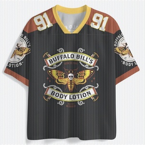 Maillot de football personnalisé sublimé noir et or, nom et numéro de l'équipe, col rond, manches courtes, polyester respirant, coupe régulière pour adulte - Product Image 6
