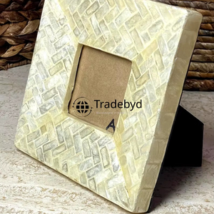 กรอบรูปงานฝีมือดีไซน์เนอร์ประดับมุกแท้ ดีไซน์สร้างสรรค์ ผิวเงางาม คุณภาพพรีเมียม โดย Tradebyd - Product Image 5