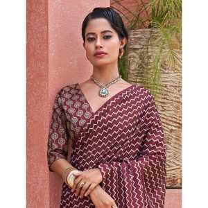 Sorprendente Vino Digital Impreso Crepe Tradicional Saree Con Blusa - Product Image 3