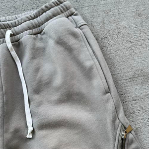 Pantalones Deportivos Personalizados de Felpa Francesa 100% Algodón, con Cordón en la Cintura, Lavado Ácido, Efecto Desteñido por el Sol - Product Image 3