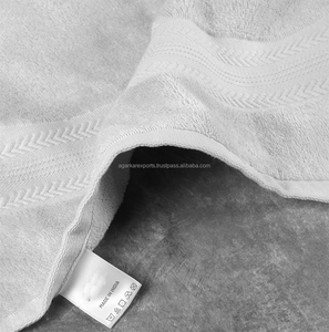 Heavy Duty 400 GSM Cotton Hospital Bath Towels Soft Lightweight Quick Dry Fabric Hospital Medical Rehab OEM - Product Image 2