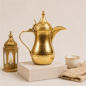 Lujosa cafetera árabe tradicional Dallah, hecha a mano, de latón martillado y chapado en oro, para preparar Gahwa, ideal para hoteles y restaurantes. - Product Image 4