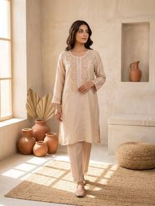 Ensemble coordonné deux pièces en modal et chanderi de qualité supérieure pour femme – Tenue élégante ethnique pour mariage et soirée, séchage rapide, sans plis - Product Image 5