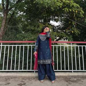 ชุดสูทนักออกแบบ XL ปักเลื่อมด้าย zari - Product Image 4