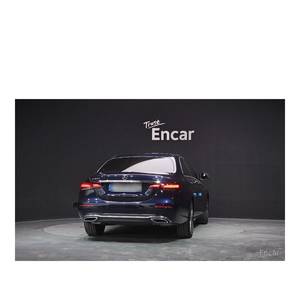 Mercedes-Benz Classe E E350 4MATIC Avantgarde Modèle Juillet 2022 50 418 km Boîte de vitesses automatique Sièges en cuir Caméra arrière Volant à gauche - Product Image 4