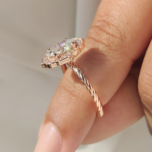 แหวนทรงวงรีประดับเพชรแบบ Halo Setting คุณภาพพรีเมียม ดีไซน์เก๋ เหมาะสำหรับใส่ทุกวัน งานแต่งงาน หรือเป็นของขวัญ ราคาไม่แพง - Product Image 5