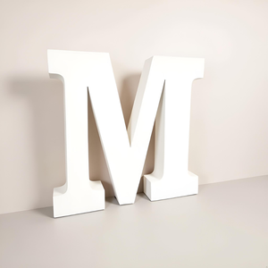 Décorations en bois en forme de lettre M, lettres anglaises majuscules blanches, découpées pour travaux d'art et d'artisanat, décoration de la maison, projets scolaires et design créatif - Product Image 1