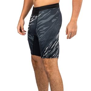 Pantalones cortos sublimados con un llamativo detalle de estampado completo, cintura elástica y acabado suave para mayor comodidad en todas las estaciones. - Product Image 1
