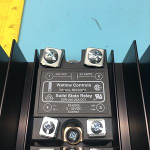 WATLOW 50800512 HS2525G-DC SS RELAY DUAL - Équipements et pièces semi-conducteurs d'occasion fiables à l'échelle mondiale - Product Image 2