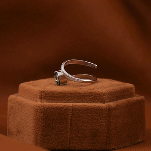Anillo de Compromiso de Oro Sólido de 14 Quilates con Diamante Verde Cultivado en Laboratorio y Pequeños Diamantes de Acento, Certificado IGI, Joyería Fina para Regalo - Product Image 2