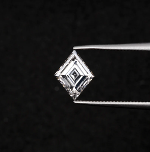 เพชรเพาะเลี้ยงในห้องปฏิบัติการ 0.58 กะรัต รับรองโดย IGI รูปทรงคิทและแอนทีค รูปทรงเพชรที่ไม่เหมือนใคร - Product Image 3