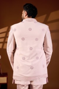 Blazer Jodhpuri para Hombre con Diseño de Ondas Lineales en Cuarzo Rosa, Base TR Lachko, Secuencia de Cuentas Multitamaño para Bodas y Fiestas - Product Image 5