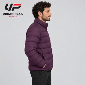 Veste matelassée pour homme de qualité supérieure avec finition en tissu mat, détails de fermeture éclair coordonnés et style minimaliste moderne - Product Image 2