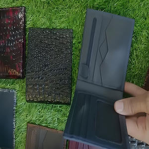 Portefeuille homme en cuir véritable de qualité supérieure, couleur vive, avec poche zippée, emplacements pour cartes, doublure en polyester, design élégant et tendance - Product Image 6