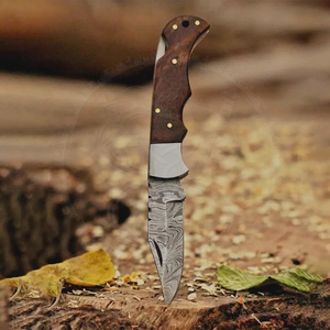 Cuchillo de acero de Damasco con hoja fija de punta caída, borde dentado y mango de madera Pakka, personalizable ODM, para camping, venta al por mayor para la industria de artículos de señalización. - Product Image 2