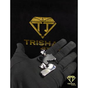 Ensemble de pendentifs pour couple roi et reine, diamants Moissanite VVS, breloques en forme de couronne et de cœur, argent sterling 925, bijoux de luxe par Trisha Jewels - Product Image 6