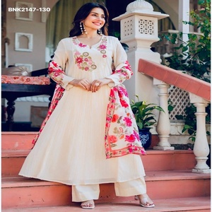 Kurti-Pantalón-Anarkali de Alta Calidad en Mal Chanderi con Bordado Multihilo y Trabajo Manual en el Yoke y las Mangas, Estampado, con Dupatta, Moda Femenina - Product Image 1