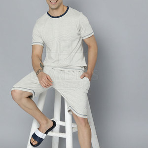 Ensemble t-shirt et short décontracté moderne pour homme, tissu doux au toucher, conçu pour le confort estival, les voyages et la maison - Product Image 4