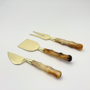 Juego de Cuchillos para Queso de 3 Piezas, Chapados en Oro, de Primera Calidad, con Mango de Resina y Acero Inoxidable, para Cualquier Fiesta, al Precio Más Bajo en India - Product Image 4