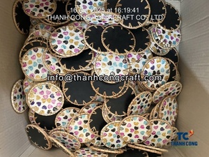 Posavasos Ecológicos de Ratán con Incrustaciones de Madreperla, Diseño Floral Verde Menta, Estilo Mosaico Clásico, para Hogar y Restaurante, Disponibles en Stock - Product Image 5