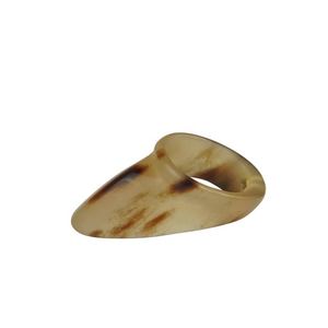 Anillo Clásico para Pulgar Alibow, Hecho a Mano, de Cuerno de Buey Transparente, con Gancho Superficial, Protector de Anillo Extra Indoloro, Seguridad para los Dedos en Tiro con Arco - Product Image 1