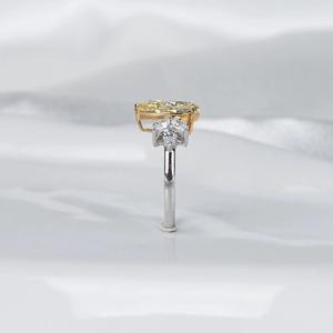 Anillo de Compromiso con Diamante Amarillo Canario en Forma de Pera de 3 Quilates, Anillo de Diamante Cultivado en Laboratorio de Oro de 14K, Anillo de Promesa Nupcial Amarillo Elegante para Mujer - Product Image 3