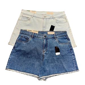 Short en Denim Délavé de Design Personnalisé en Gros Pantalon Plus Size à la Mode Slim Fit Respirant Short en Denim Confortable pour Femmes - Product Image 3