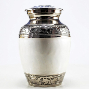Urne funéraire en laiton argenté pour cendres humaines avec bande florale gravée à la main, urne commémorative pour adulte, fournitures funéraires - Product Image 4