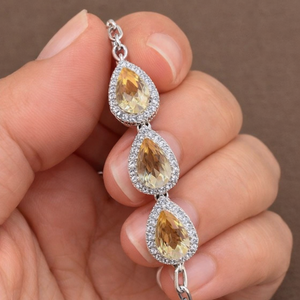 สร้อยข้อมือโซ่คลาสสิกสำหรับผู้หญิง Rhaya Jewels ชุบโรเดียม เงินแท้ 925 สำหรับงานแต่งงาน ของขวัญในโอกาสต่างๆ - Product Image 4