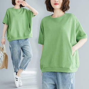 เสื้อยืดคอกลมแขนสั้นสีพื้นทรงหลวมสำหรับผู้หญิง สีเขียว ผ้าฝ้าย เสื้อลำลองสำหรับฤดูร้อน - Product Image 1