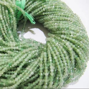 Perles de pierre semi-précieuse rutilée verte naturelle, 2 mm, rondes facettées - Product Image 1