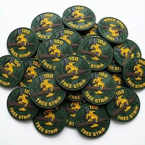 Badge rond en PVC et caoutchouc personnalisé, à fixation auto-agrippante, pour machines forestières, vente directe usine - Product Image 1