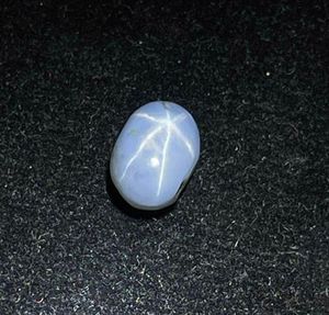 Cabujón de zafiro estrella gris natural. Sin calor ni tratamiento. Zafiro estrella de 6 rayos. Cabujón de zafiro suelto. - Product Image 1