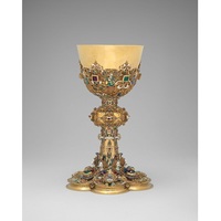 Ensemble de calice et de ciboire en métal avec finition dorée luxueuse pour la communion et les cérémonies eucharistiques
