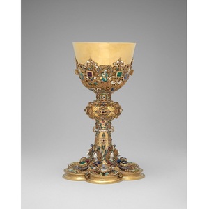 Cáliz y Ciborio de Metal con Acabado Dorado de Lujo para la Comunión y Ceremonias Eucarísticas - Product Image 1