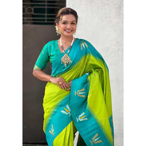 Pista South Traditional Soft Silk Zari Woven Saree with Tilak Contrast for <b>Club</b> <b>Dresses</b> - Product Image 3