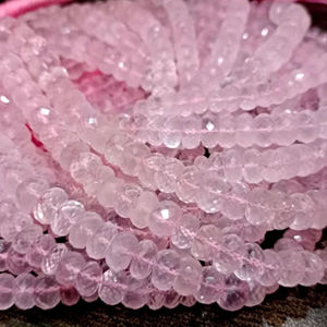 Perles de quartz rose naturel facettées en rondelles de 7 à 9 mm, vendues par brin de 8 pouces de long - Product Image 1