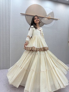 Ensemble Lehenga traditionnel indien pakistanais pour femmes en coton crème, broderie miroir, dentelle, longueur au sol, coupe classique, pour fêtes et mariages - Product Image 2