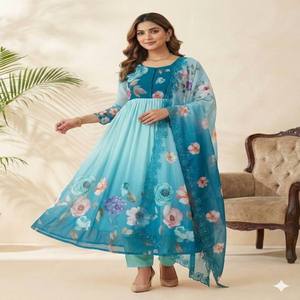 Conjunto de Vestido Georgette VASTRA COTTAGE con Mangas Bordadas a Mano, Pantalón y Dupatta de Seda Taby con Estampado Digital y Borde de Lentejuelas - Product Image 1