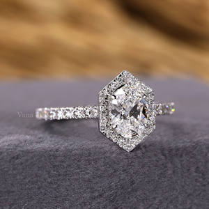 Bague de mariage en or blanc 18 carats avec diamant ovale de laboratoire certifié IGI Halo bague de fiançailles et d'anniversaire cadeau pour femme - Product Image 3