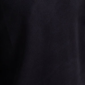 Sudadera esencial para el día a día con un tacto suave, diseñada para brindar comodidad y un estilo sin esfuerzo. - Product Image 6