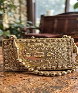 Nuevo Diseño de Bolso de Mano para Mujer, Metálico, Chapado en Oro, con Mosaico de Latón Hecho a Mano - Product Image 3