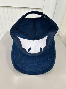 Gorra de Pana de 6 Paneles sin Estructura con Logotipo Personalizado y Hebilla Metálica, Estilo Clásico y Energético para Adultos, Hecha en Injae Vina - Product Image 2