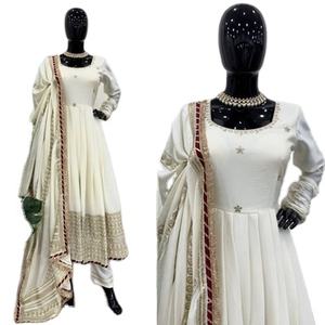 NOUVELLE COLLECTION SPÉCIALE FESTIVAL DE L'AÏD SALWAR KAMEEZ MODERNE À BRODERIES RICHES ET PAILLETTES POUR SOIRÉE QUATRE PIÈCES - Product Image 1