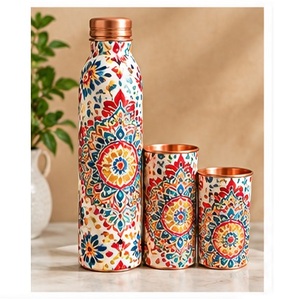 Juego de Botellas de Agua Decorativas de Cobre con Diseño Floral, Portátiles para Viaje - Product Image 3