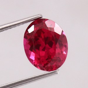Rubis du Mozambique rouge sang, taille ovale, pierre précieuse non montée, couleur et lustre raffinés, haute clarté naturelle, pierre pour la fabrication de bijoux - Product Image 1